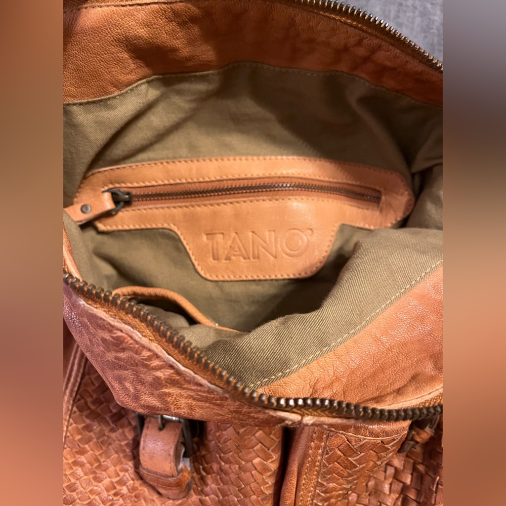 Nano Tan Leather Shoulder Bag with Vintage Appeal - Picture 4 of 10